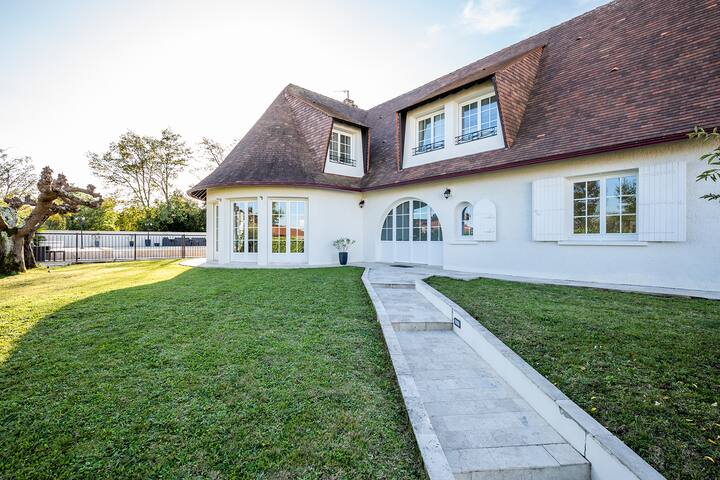 Grande Villa avec Piscine proche Bordeaux et Tram gallery image 2