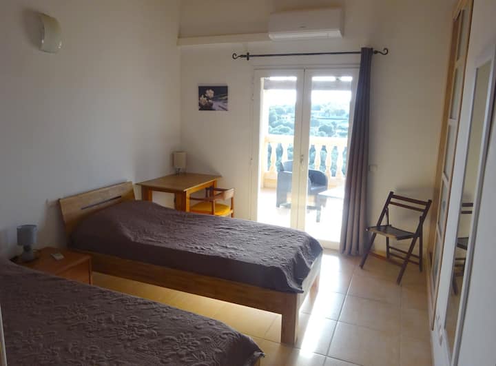 Chumba cha kulala 3, sakafu ya kwanza