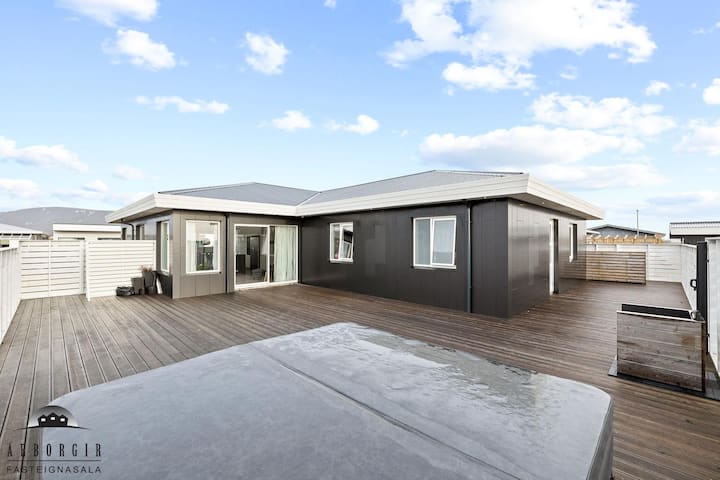 Luxury Villa With Jacuzzi, Gym And A Sauna - Selfoss