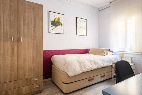 SINGLE ROOM (M).SABADELL.CERCA BARCELONA