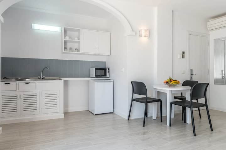 Breezy Central Studio Con Balcón Para 3 Pers. - Sant Antoni de Portmany