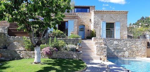 Relaxation and discovery in Luberon