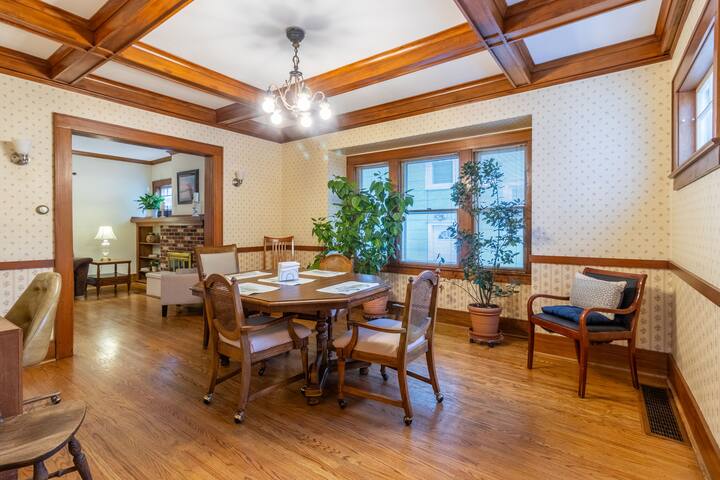 Scholars’ Stay – Sleeps 10 by Campus gallery image 4