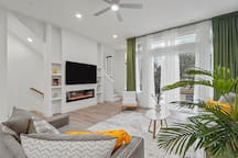 Pet-Friendly 2BR l Private Baths l Stylish Stay