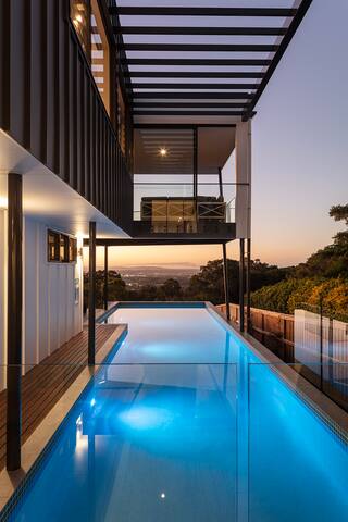 Luxury new 4 bedroom home with panoramic views