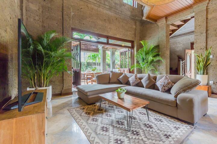 PT Bali Familia Villa Management managed Airbnb listing 2