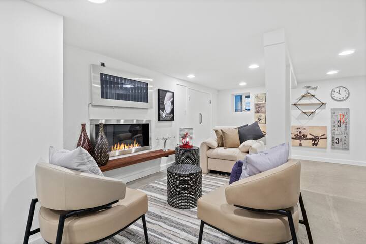 Modern Alki Beachfront Oasis gallery image 4