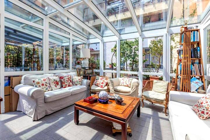 Refined Green Oasis, Perfect for Discovering Milan