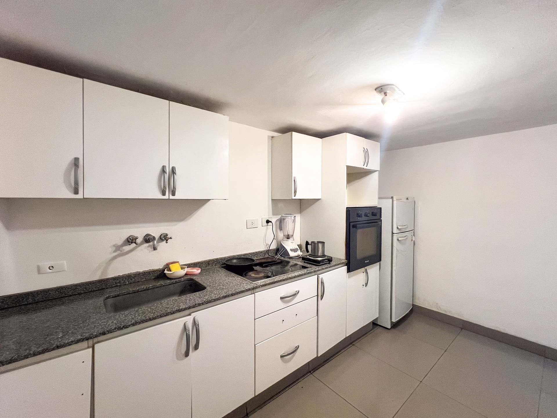 Estúdio com varanda panorâmica