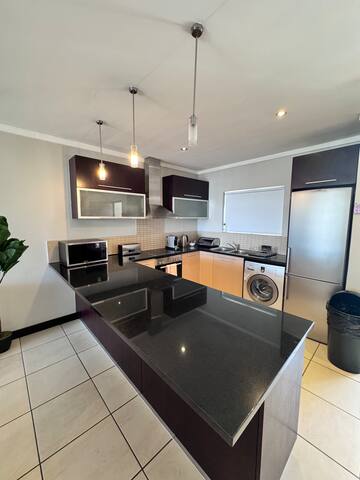 Icon Luxury Apartment – 815 gallery image 5