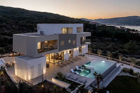 BRAND NEW|Luxe stay by the sea-epic view&72m² pool