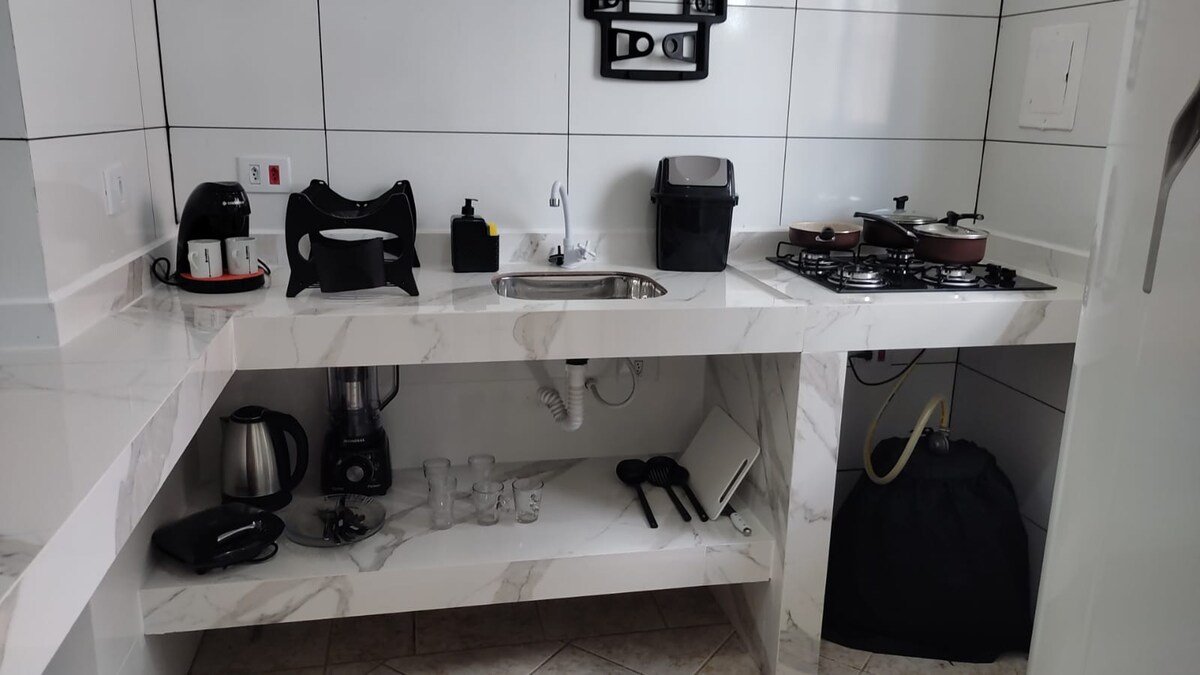 Top Airbnb: Large apartment with parking 15 carmo em Boqueirão