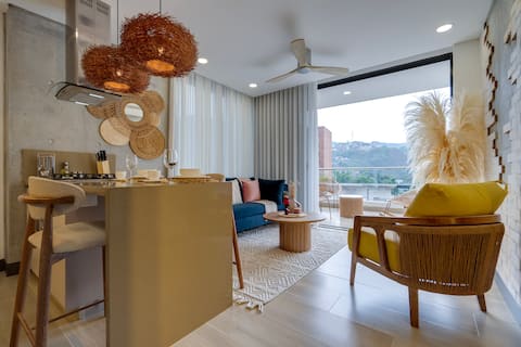 Successful Airbnb property: RM601 | Luxurious 1-Bed | Balcony | Pool | Gym in Arboledas
