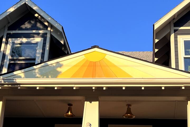 AlbertaArts SweetSpot, FamilyFriendly, AC, Parking gallery image 2