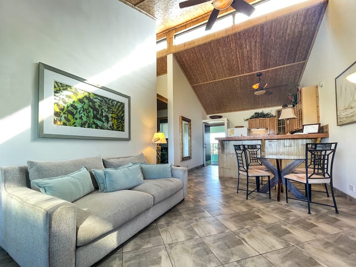 Tropical  Penthouse With Views - Mauna Loa Shores - Hilo, HI