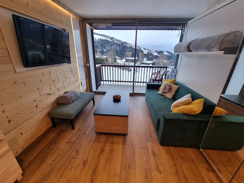 Popular Airbnb listing: Renovated studio - south-facing balcony in Notre Dame De Bellecombe