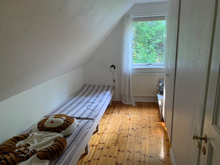 Værelse til venstre på første sal