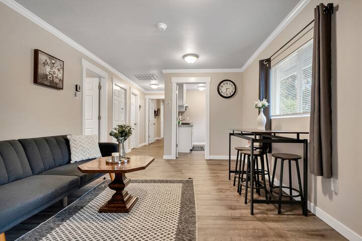 Judkins House – Close to Downtown gallery image 2