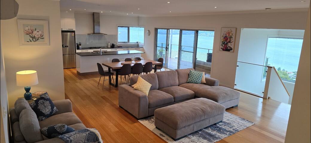 Bridgeview Mansion Escape – Sandy Bay gallery image 2