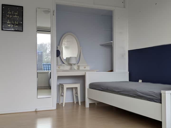 საძინებელი 1