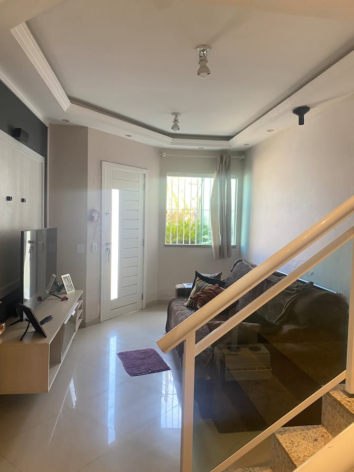 Linda Casa Perto Da Praia Em Itaipu. - Niterói