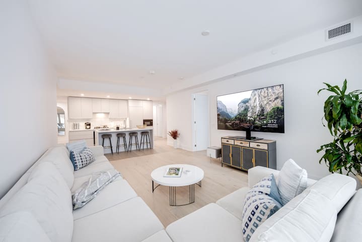 Luxury living at its finest:Pvt Terrace & Parking