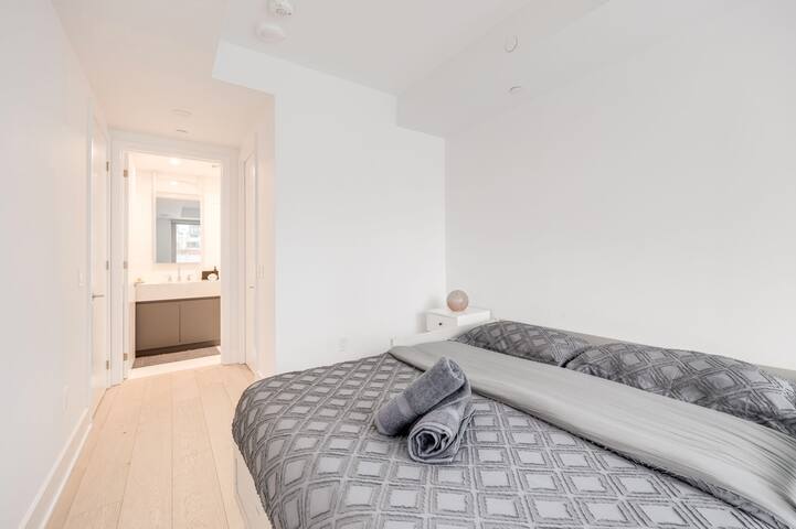 Luxury living at its finest:Pvt Terrace & Parking gallery image 4