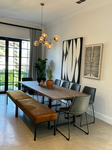 Modern Woodstock Retreat gallery image 2