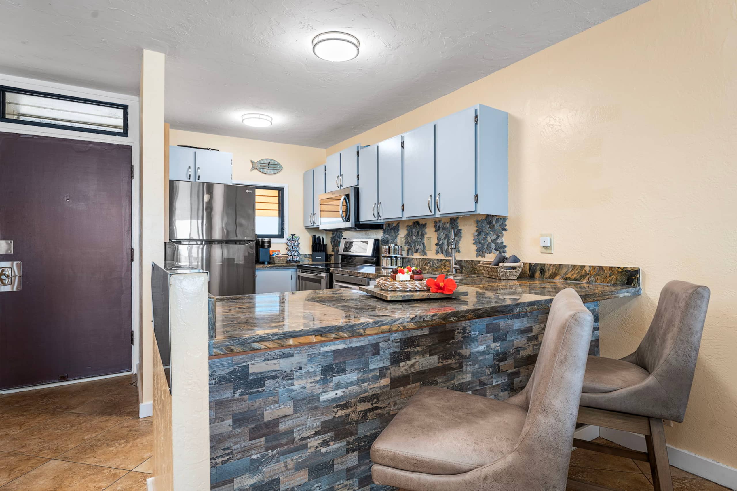 Charming 2 Bedroom/2 Bath with A/C #208 - Image 9