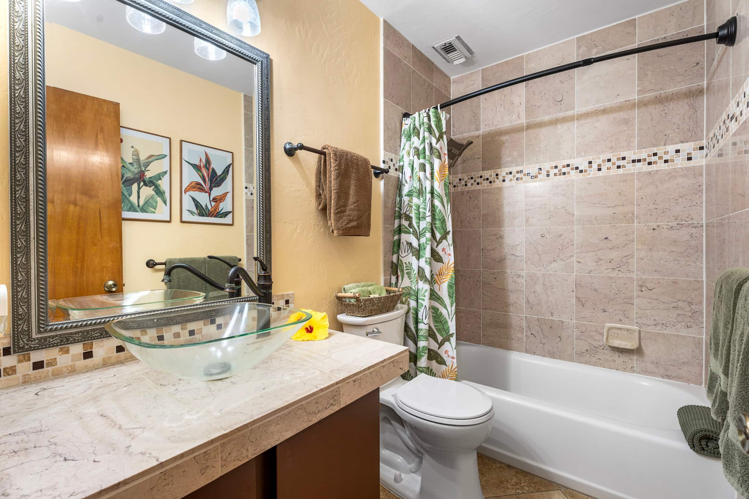 Charming 2 Bedroom/2 Bath with A/C #208 - Image 20