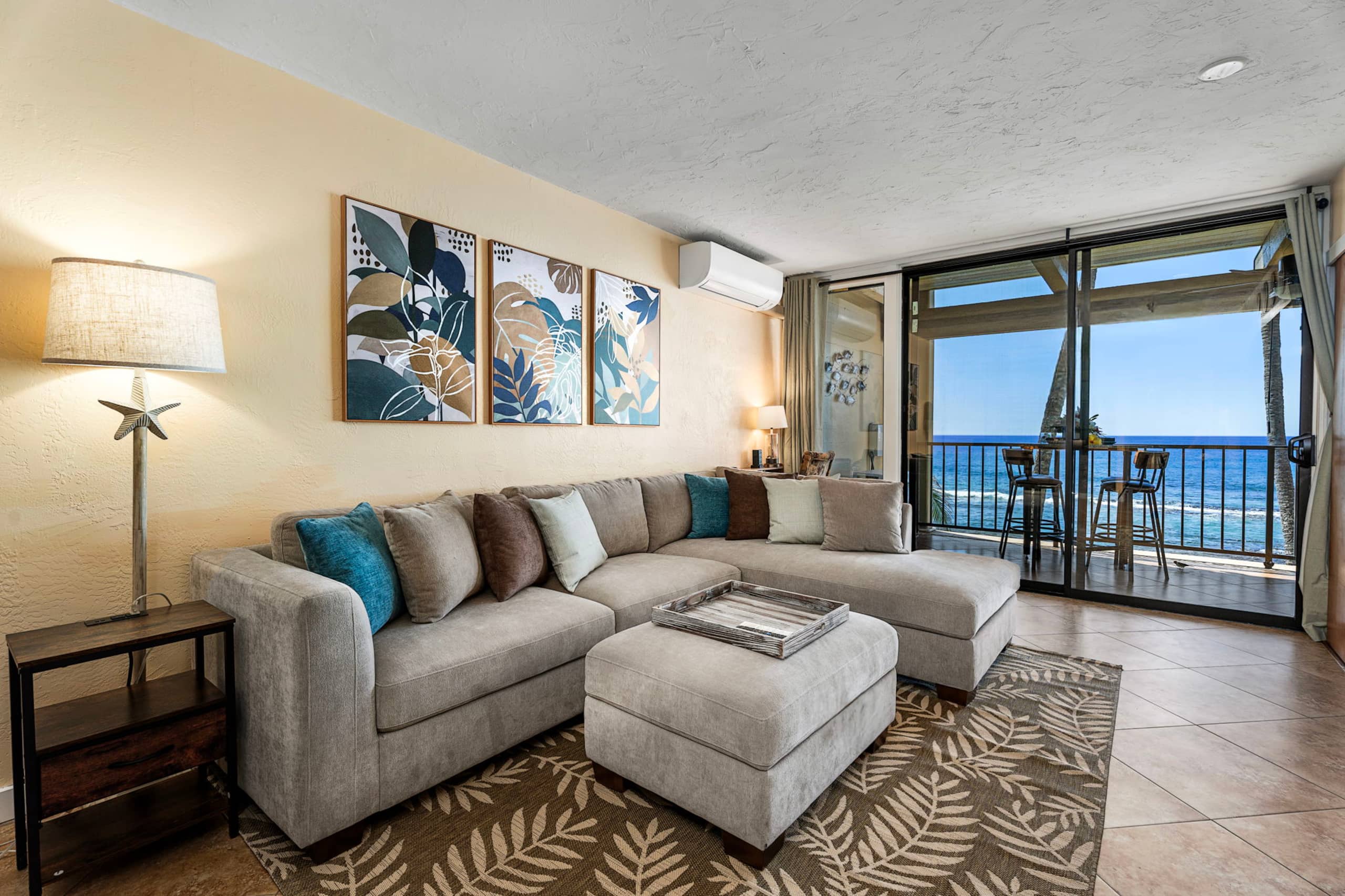 Charming 2 Bedroom/2 Bath with A/C #208 - Image 4