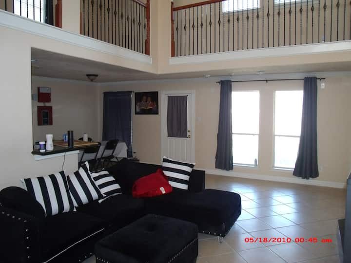 Nice Home In Houston Suburb - Pearland, TX