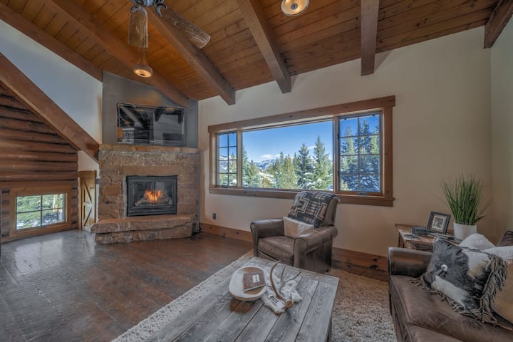 Big Sky Log Cabin W/ Hot Tub, 10 Min To Ski Resort - Big Sky, MT