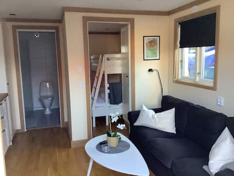 Successful Airbnb property: Yellow Lillstuga in Strömstad