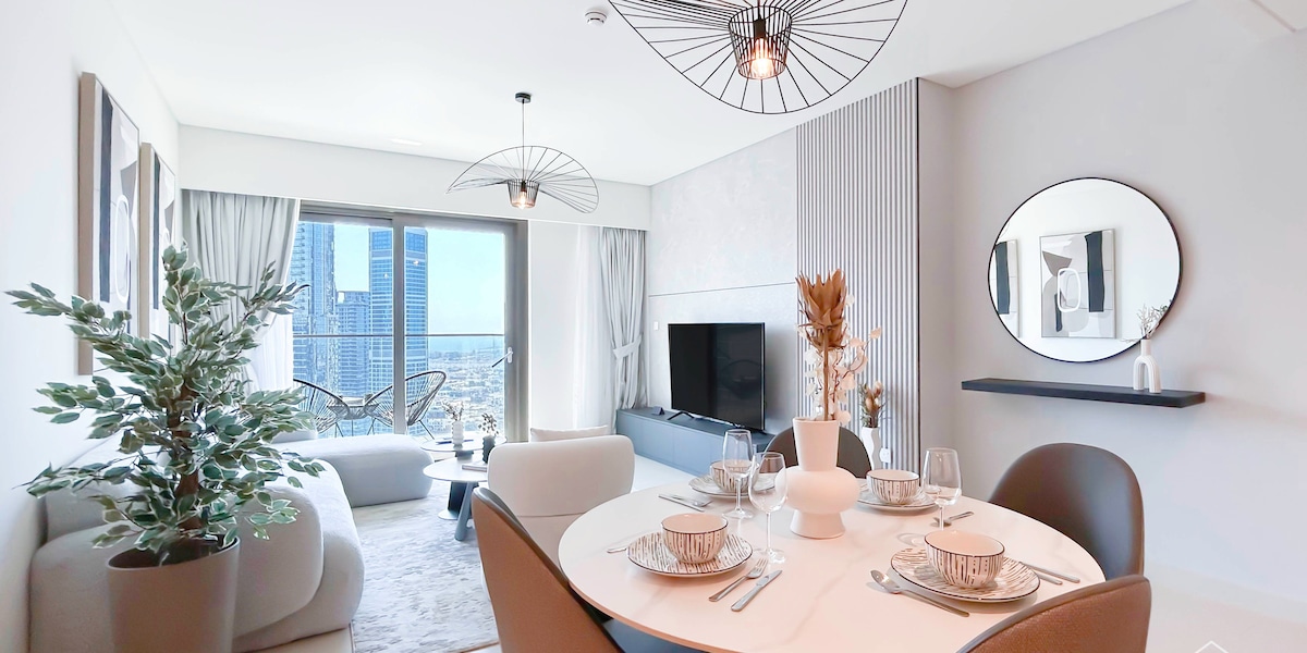 2 Bedroom Furnished Apartment | Burj Crown 4