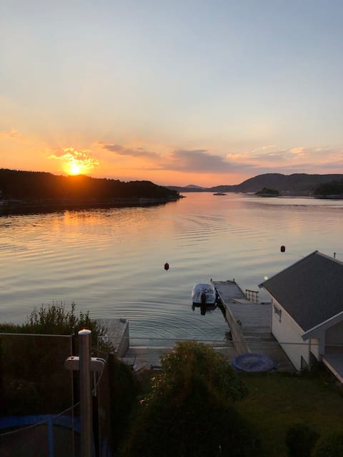 Country house at Fitjarøyane/possibilities for renting a boat