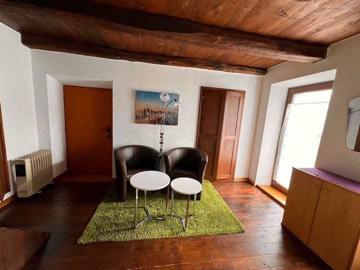 Schlafzimmer 1