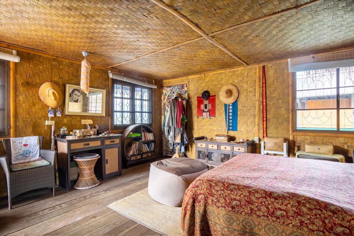 Просторна и привлекателна уютна бамбукова стая с нотка традиционен чар