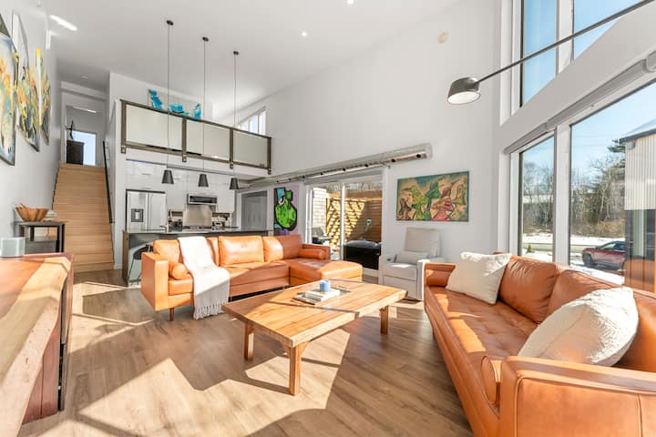 Urban Art Loft - 4 Beds, Gym, Sauna, Hot Tub - Halifax, NS, Canada