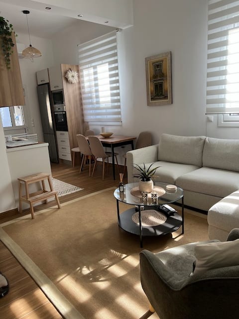 Sweet home embrace in the heart of Loutraki