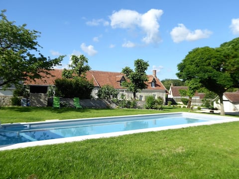 La Parenthèse de Gabrielle Gîte with pool
