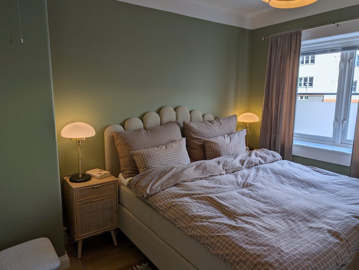 سرير مريح من 180، ومساحة كبيرة ومريحة للغاية!