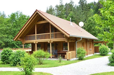 Popular Airbnb listing: Alpine bliss log cabin in the Ziegelwies Füssen in Füssen