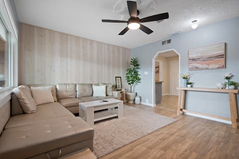 Successful Airbnb property: Stylish Stay, Steps From Midtown in Oakford Park