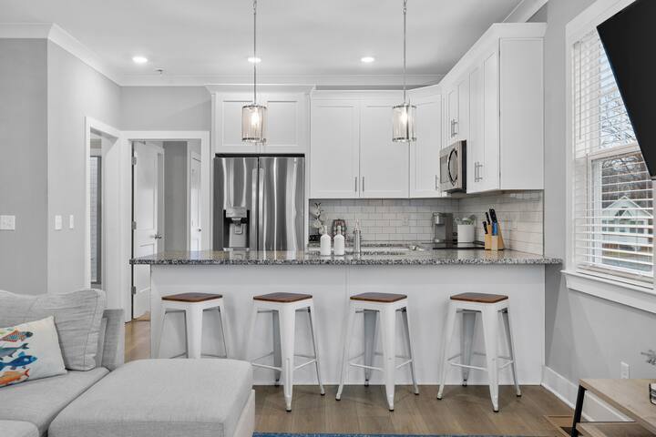 NEW! Double Fun! 2 Lakeside Homes @Blue Turtle Bay gallery image 5