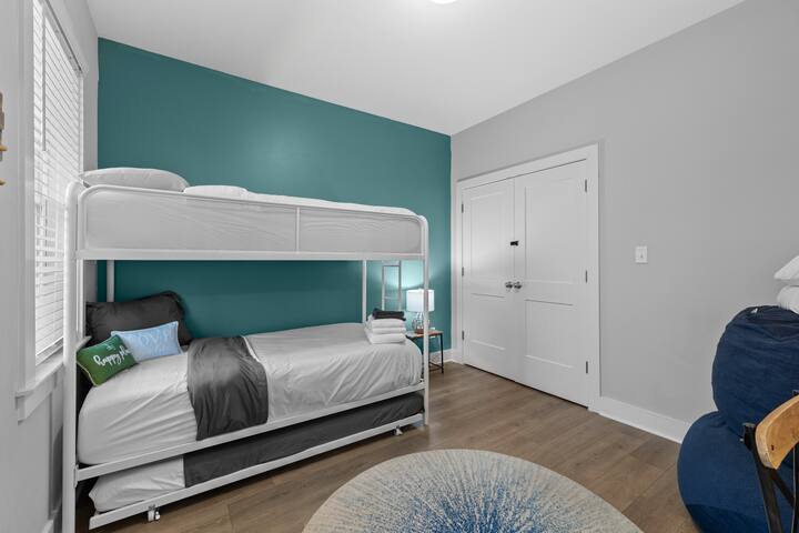 NEW! Double Fun! 2 Lakeside Homes @Blue Turtle Bay gallery image 4