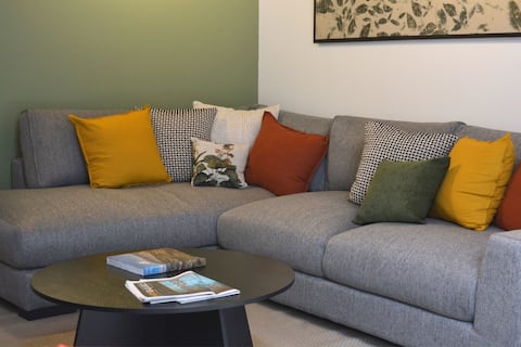 Popular Airbnb listing: Lovely Designer Home for Groups in Laureles in Laureles Estadio