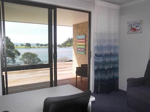Top performing Airbnb: IVY'S Seaside Accommodation King Bed in Doubtless Bay