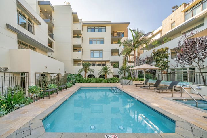Modern House with pool!