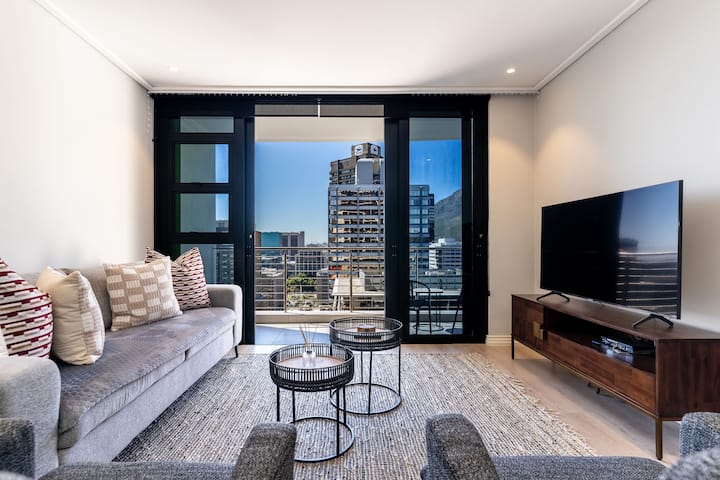 Bright 2br Apartment | Balcony, Views, Pool & Ac - Kapstadt